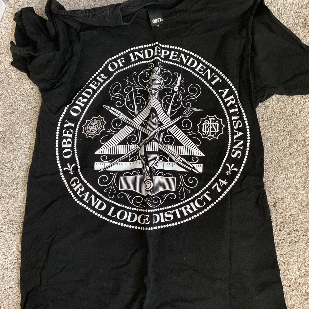 OBEY shirt